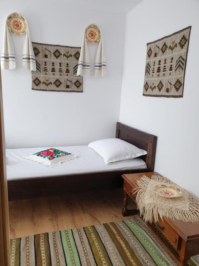 Casa Tomsa Bed & Breakfast Rozavlea Ngoại thất bức ảnh