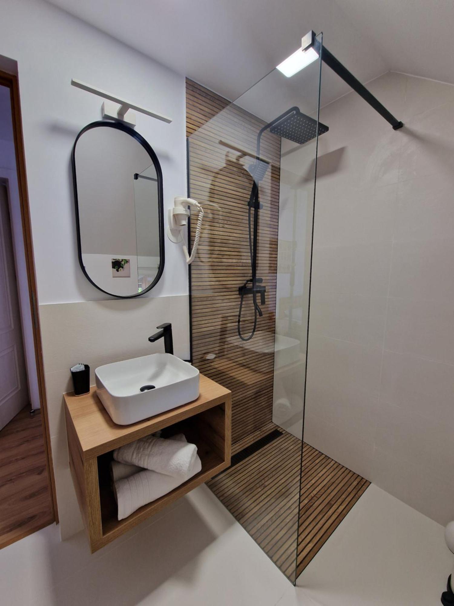 Casa Tomsa Bed & Breakfast Rozavlea Ngoại thất bức ảnh