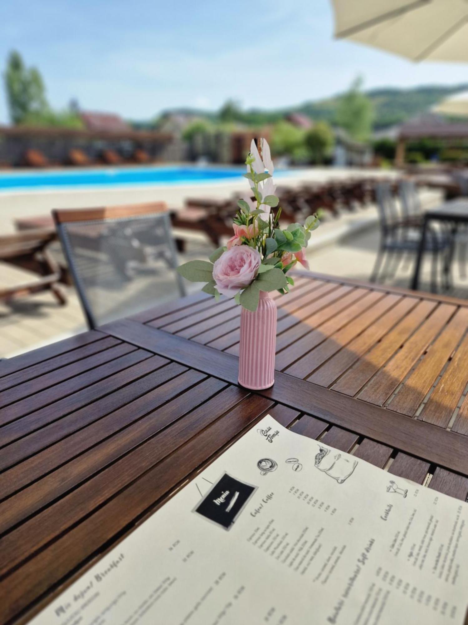 Casa Tomsa Bed & Breakfast Rozavlea Ngoại thất bức ảnh
